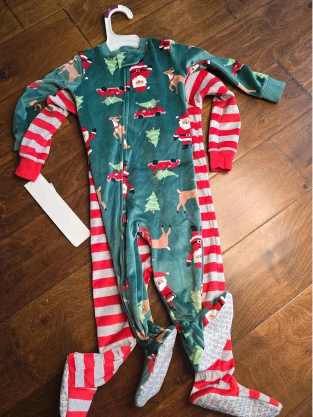 12m brand new christmas pajamas from carter's item. 189G6